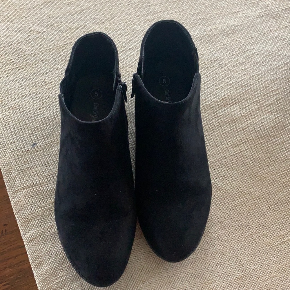 Girls size 5 booties , excellent condition